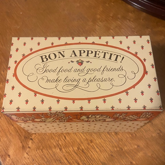 Vintage. Hallmark Recipe Tin “Bon Appetit Good Food Good Friends” - Picture 1 of 5